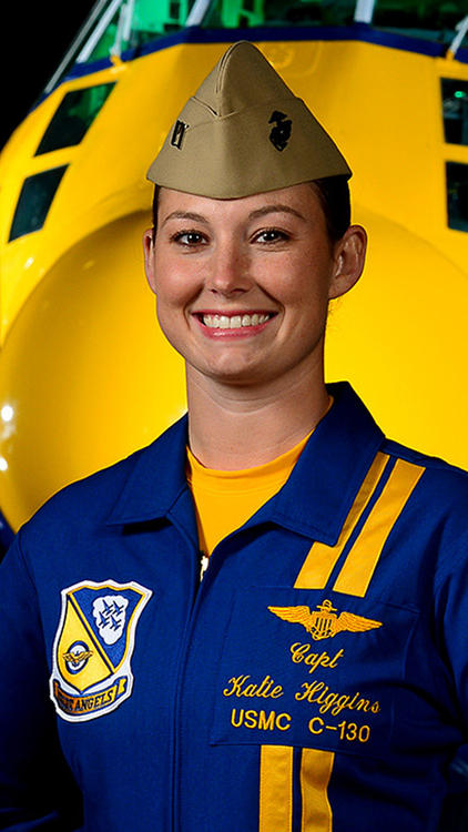 capt-katie-higgins-of-the-blue-angels-p-007